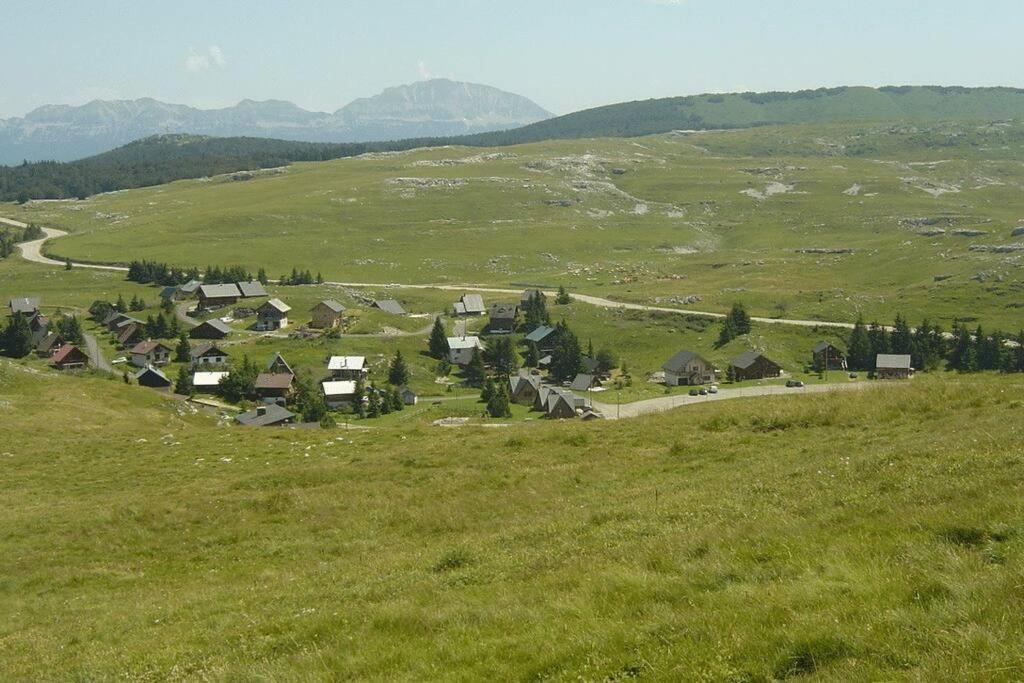 Au Pied Du Vercors *
